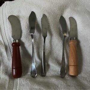 Cheese/Butter Spreaders/Knives Lot Of Five Stainless Steel Knives